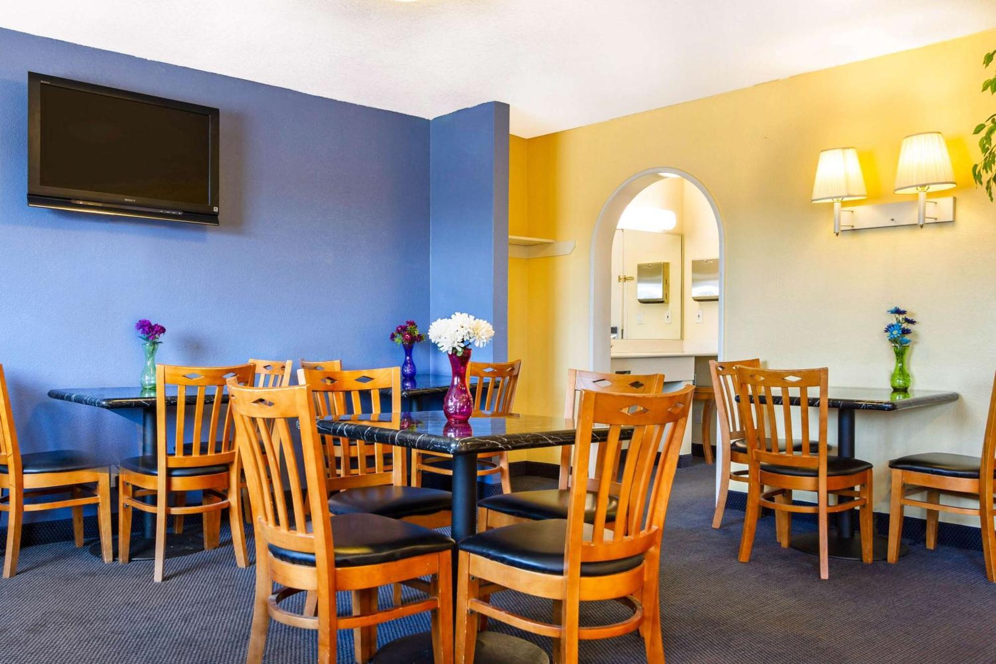 Rodeway Inn Auburn – Foresthill Exterior foto