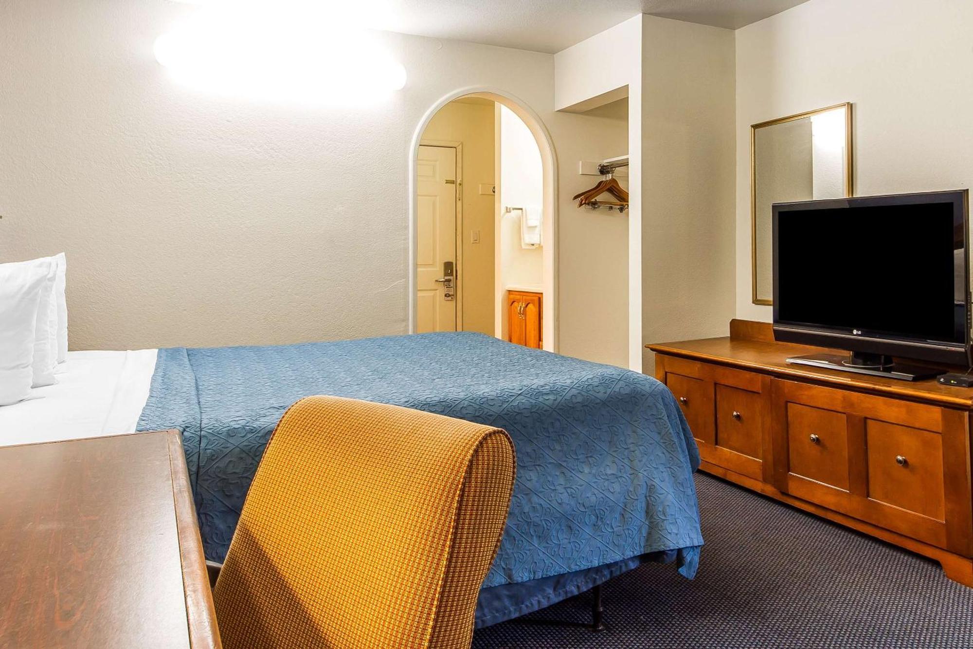 Rodeway Inn Auburn – Foresthill Exterior foto