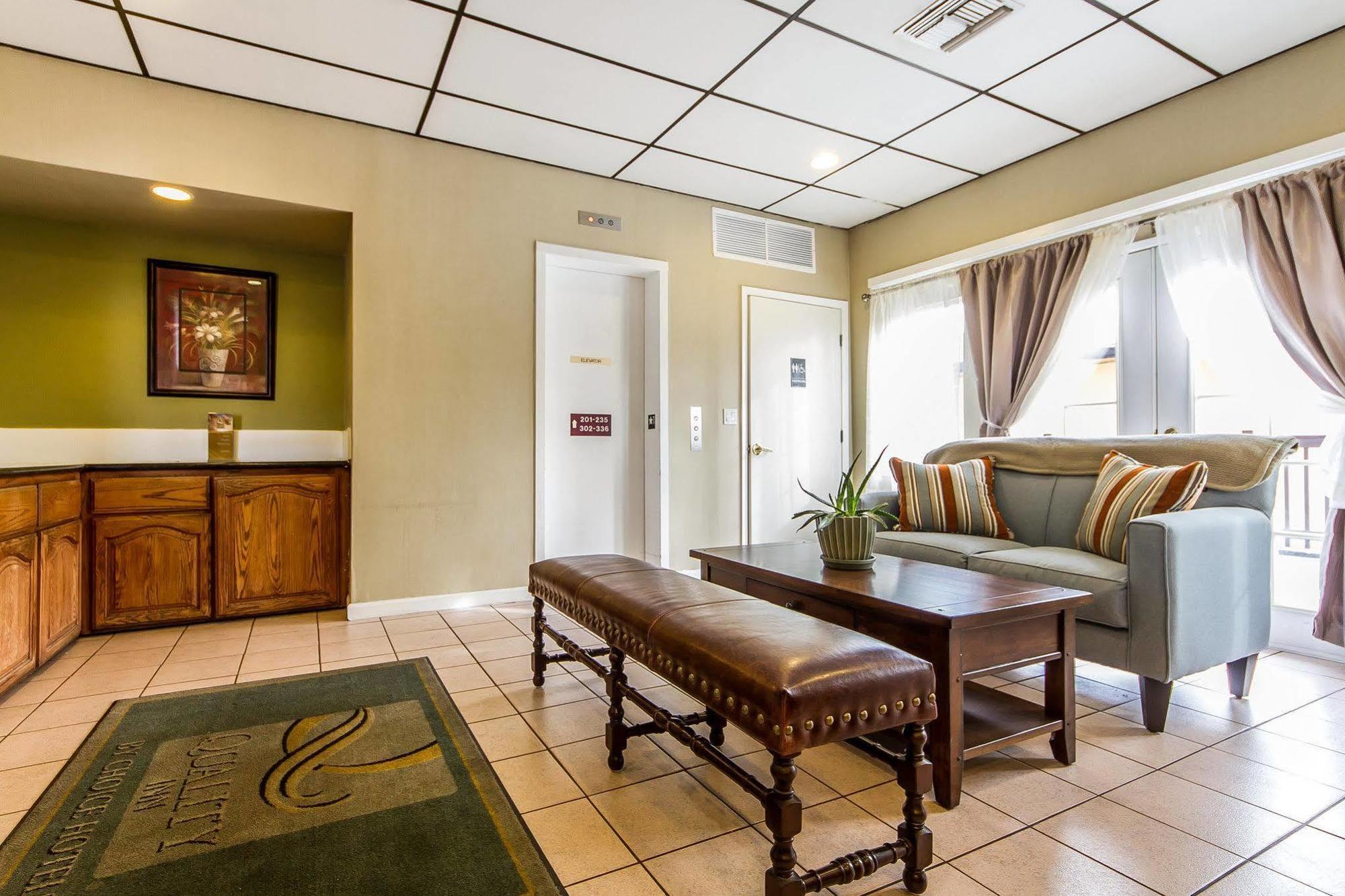 Rodeway Inn Auburn – Foresthill Exterior foto